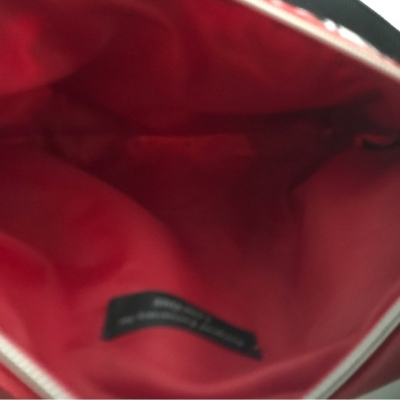 NWOT - LANCOME - Women's Make Up Mini Bag Red/Black/White Floral Zip Up - Picture 7 of 12